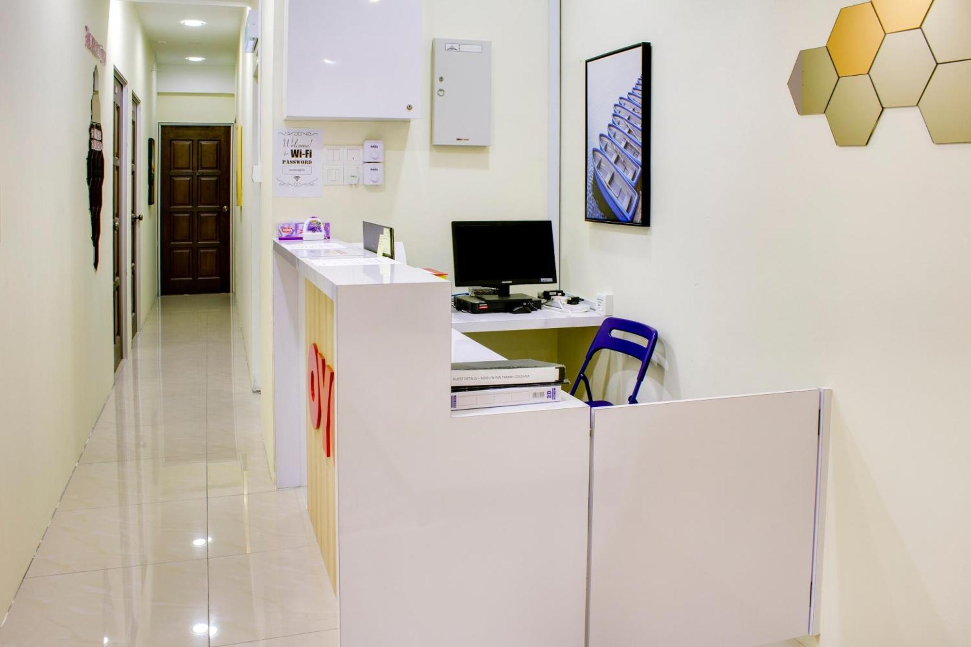 Oyo 90090 Roselyn Inn 2 Pasir Gudang Dış mekan fotoğraf