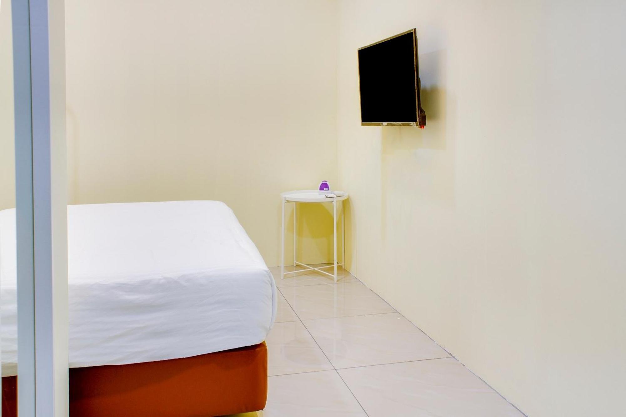 Oyo 90090 Roselyn Inn 2 Pasir Gudang Dış mekan fotoğraf