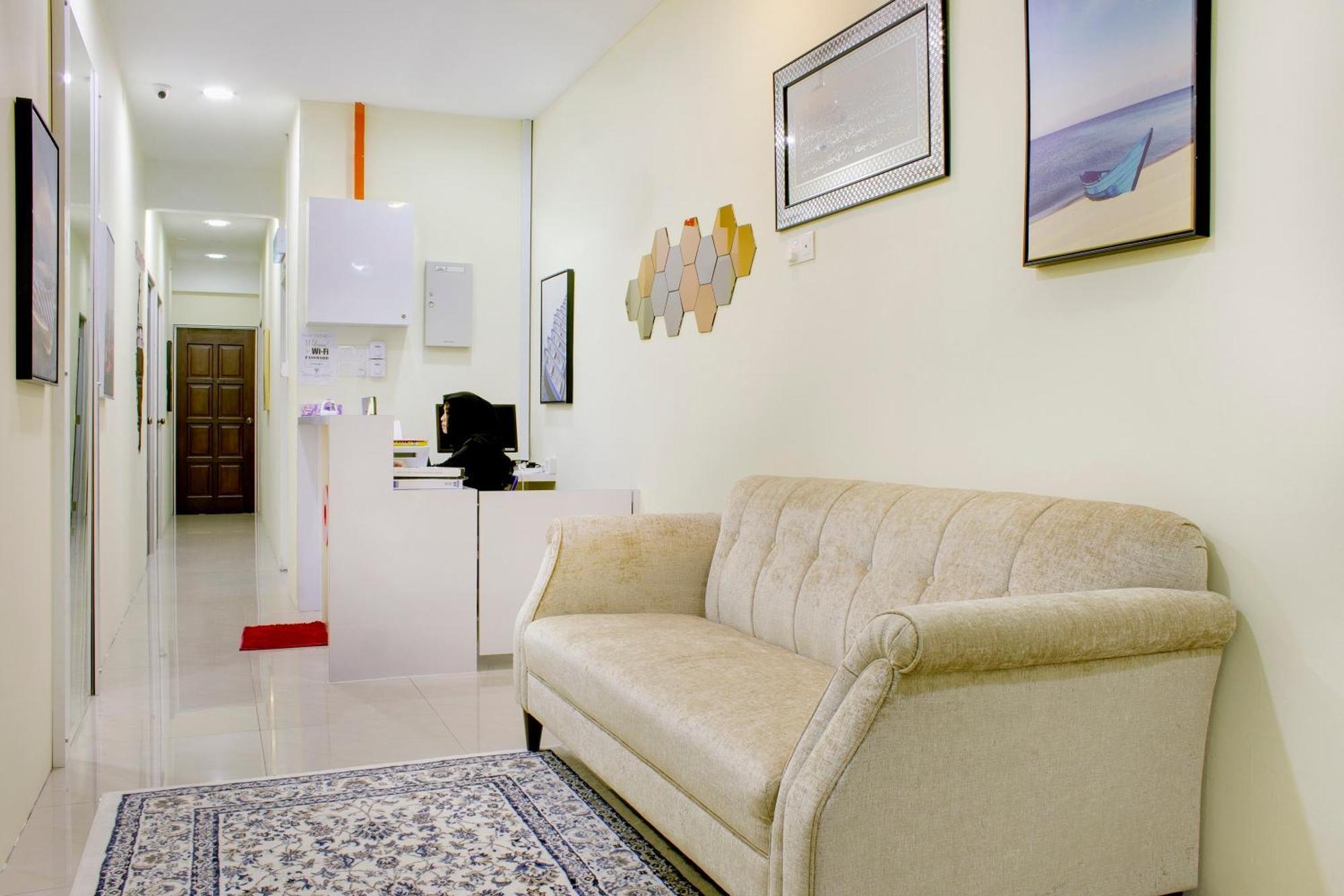 Oyo 90090 Roselyn Inn 2 Pasir Gudang Dış mekan fotoğraf
